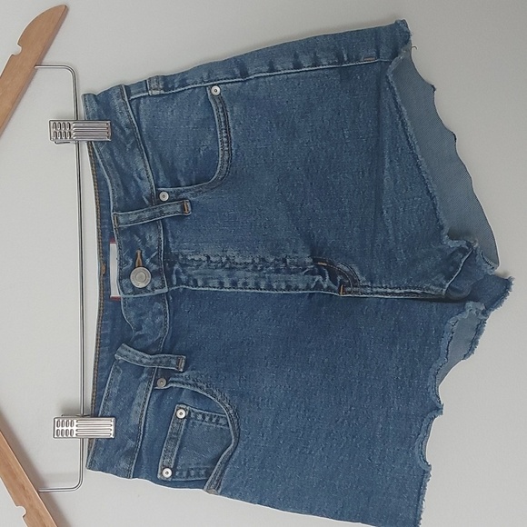 Aritzia Sunday Best Cut Off Jean Short Stretchy High Waist Med Wash Size 27 - Picture 1 of 7